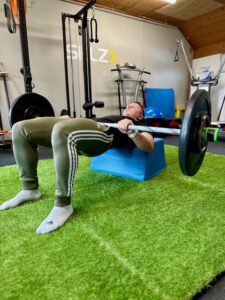 PWR Hip Thruster – neproklizav uređaj za hip thrust