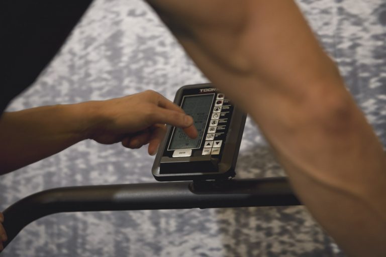 Toorx RACE CROSS Zakrivljena Traka za Trčanje | Poboljšajte Snagu i Brzinu bez Motora - Slika 5