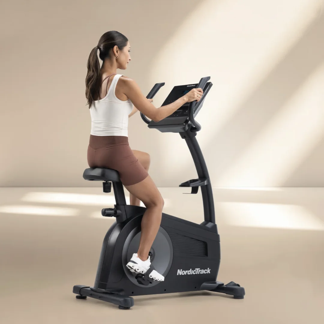 NordicTrack GX LE Upright Bike uspravni sobni bicikl | Uspravna konstrukcija, 5-inčni LCD zaslon, 24 razine SMR otpora | Trenirajte prema vlastitom planu - Slika 2